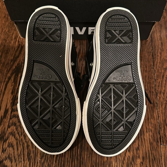 Converse Black Chuck Taylor All Star Mid Sneaker, size 11 - Picture 3 of 4